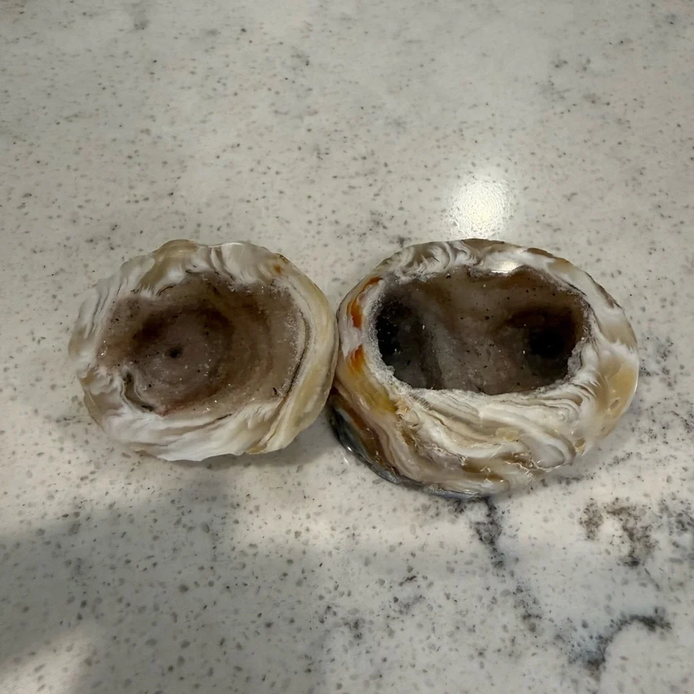Agate Geode - Picture 1 of 5